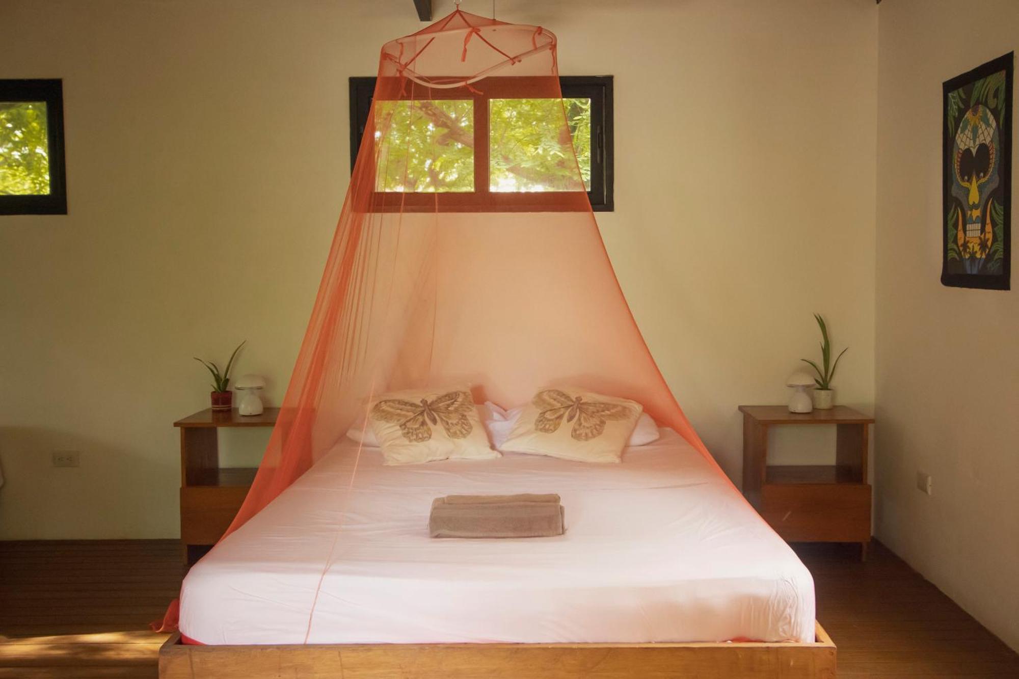 Mola Mola Surf Popoyo Bed & Breakfast Exterior photo